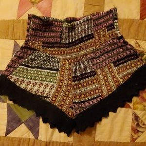 Juniors patterned shorts